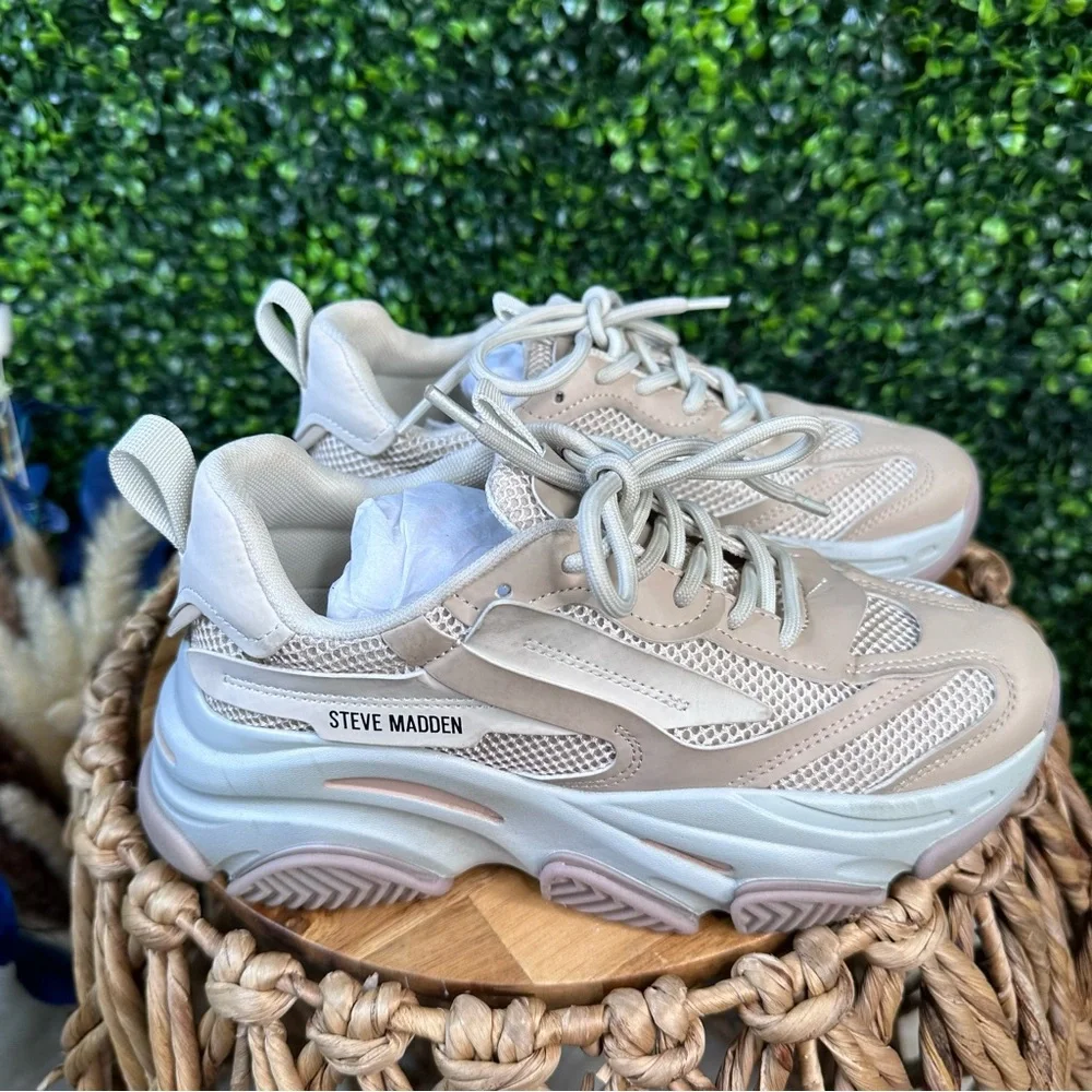 New‎ in box Steve Madden Possrssion Women's beige Chunky Sneakers